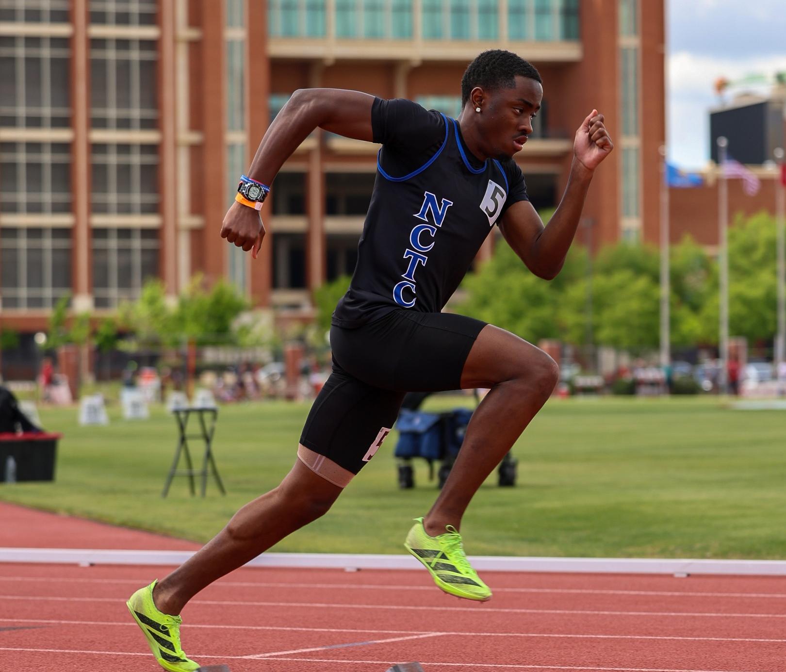 Strong Hurdle Performances From Young & Dozier Lead NCTC at John Jacobs Invitational